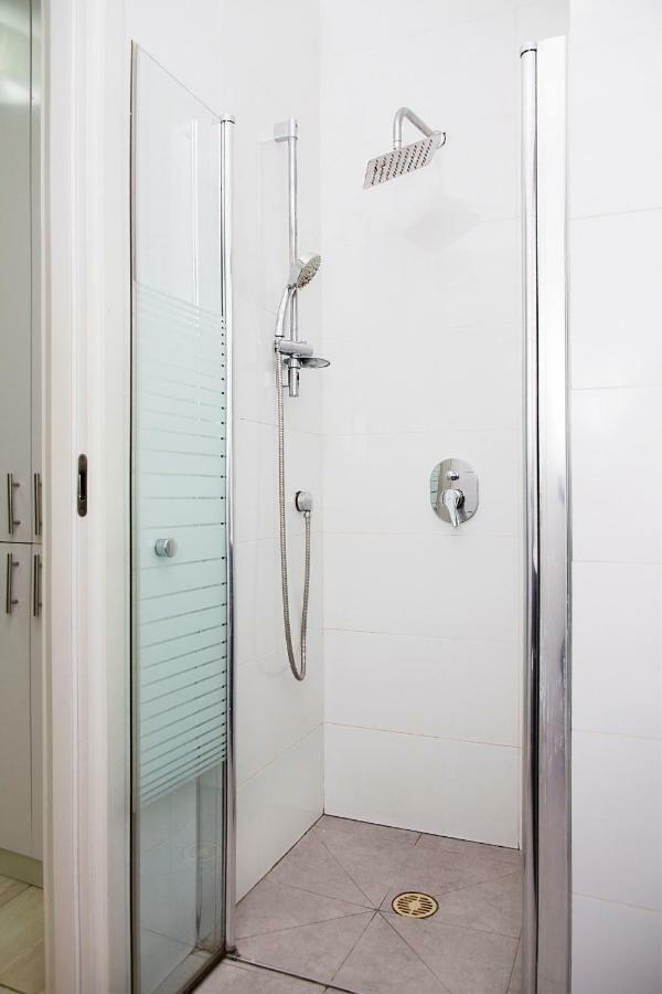 Apartments4You Dinara Бат-Ям Экстерьер фото